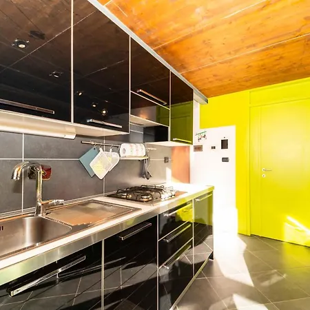 San Giorgio Apt With 2 Balconies & Private Parking Appartement
