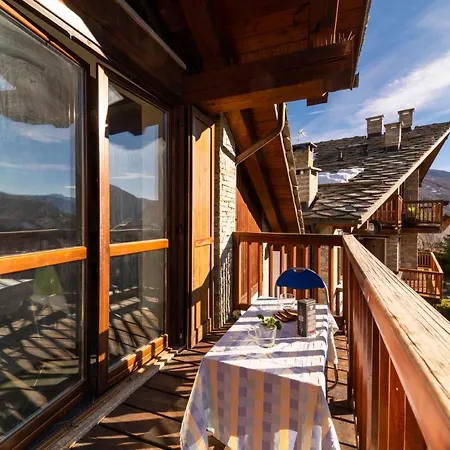 San Giorgio Apt With 2 Balconies & Private Parking * Bardonecchia